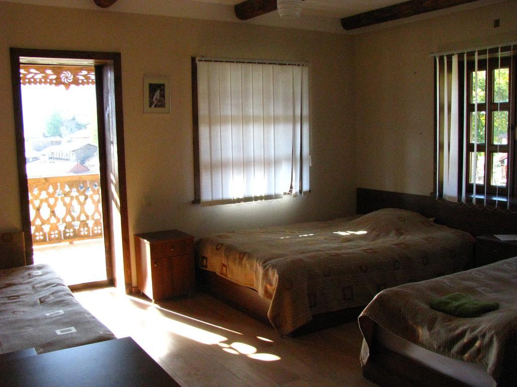 Guest House Shina Omalo Habitación foto