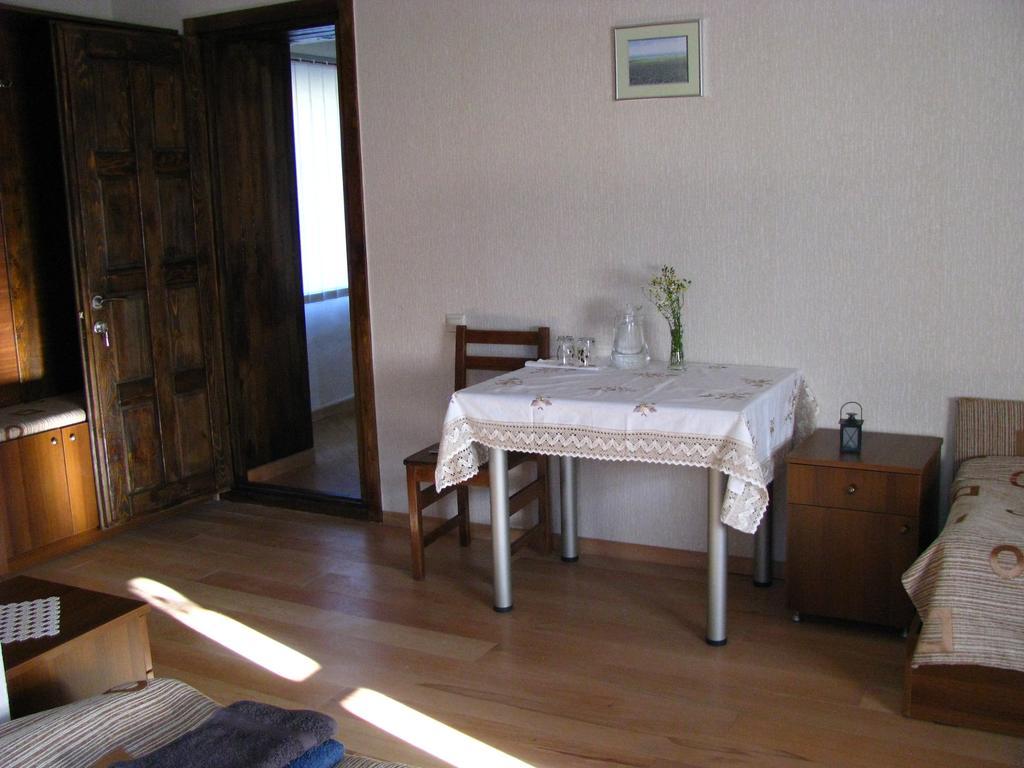 Guest House Shina Omalo Habitación foto